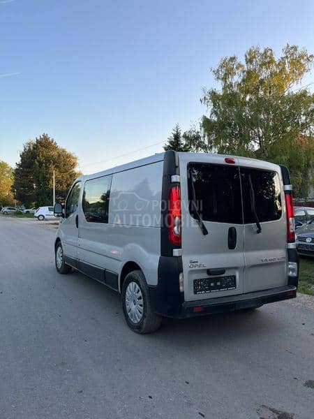 Opel Vivaro 2.0 6MESTA.POLUTERET LONG