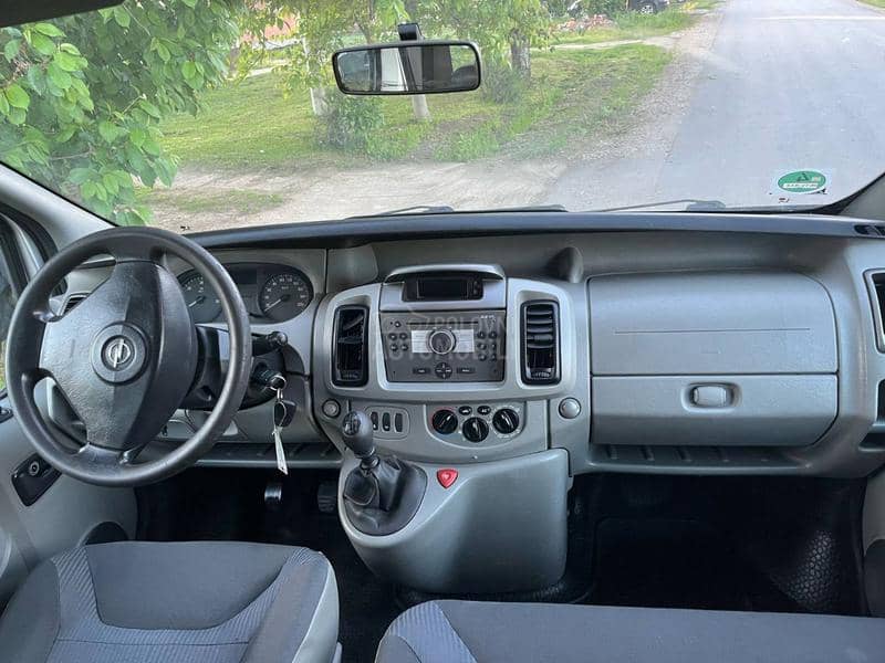 Opel Vivaro 2.0 6MESTA.POLUTERET LONG