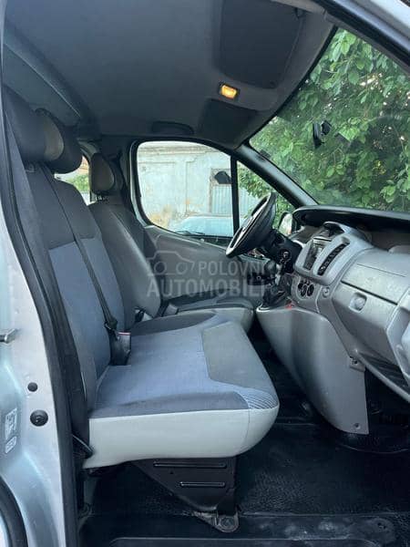 Opel Vivaro 2.0 6MESTA.POLUTERET LONG