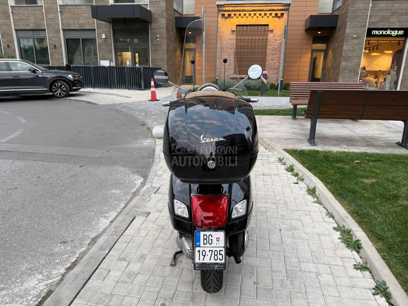 Vespa GTS 250ie PRVI VLASNIK