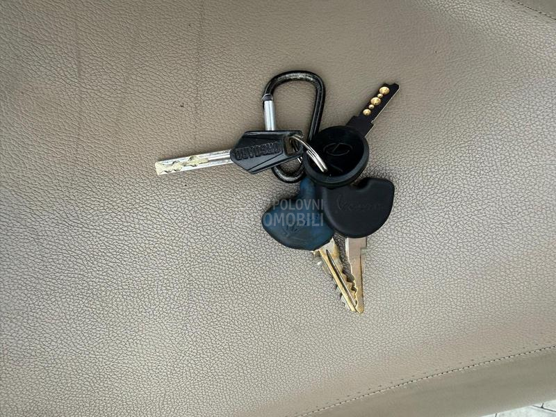 Vespa GTS 250ie PRVI VLASNIK