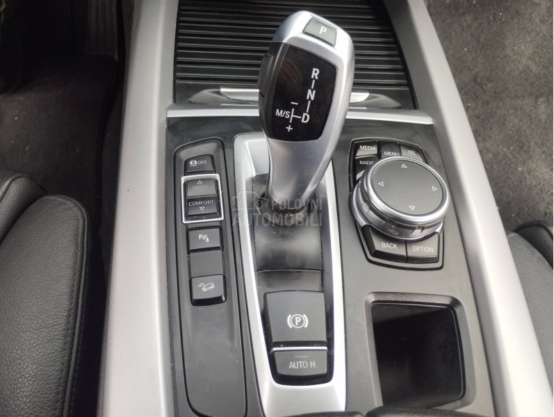 BMW X5 rezervisan