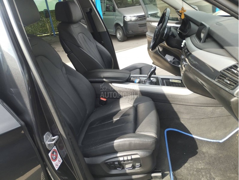 BMW X5 rezervisan