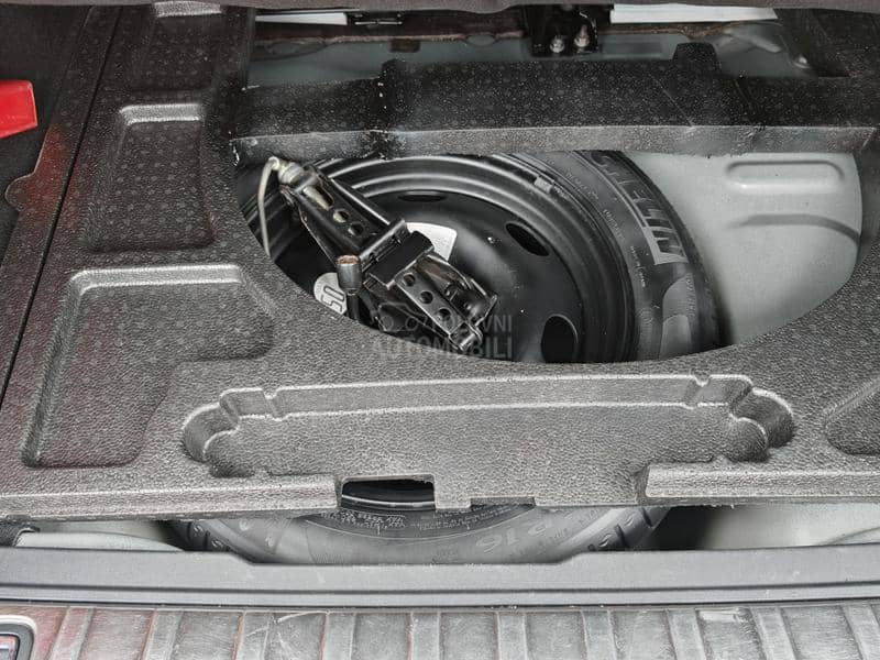 Peugeot 2008 1.6 e-hdi/ Allure