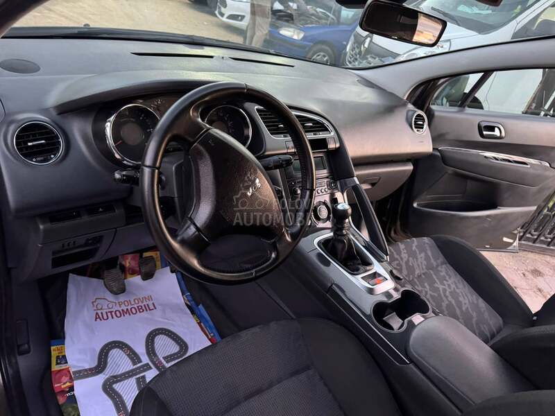 Peugeot 3008 1.6 HDI ŠVAJC NOV