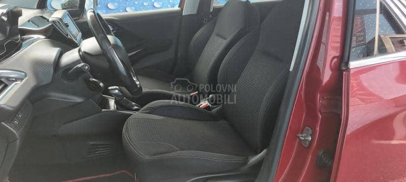 Peugeot 208 1.6hdi Exklusiv Peugeot 208 1.6hdi Exklusiv