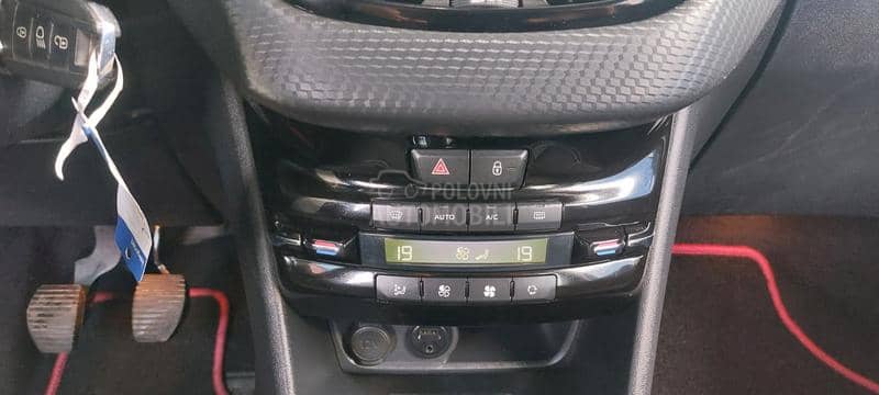 Peugeot 208 1.6hdi Exklusiv Peugeot 208 1.6hdi Exklusiv
