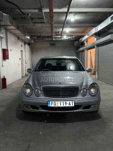 Mercedes Benz E 200 w211