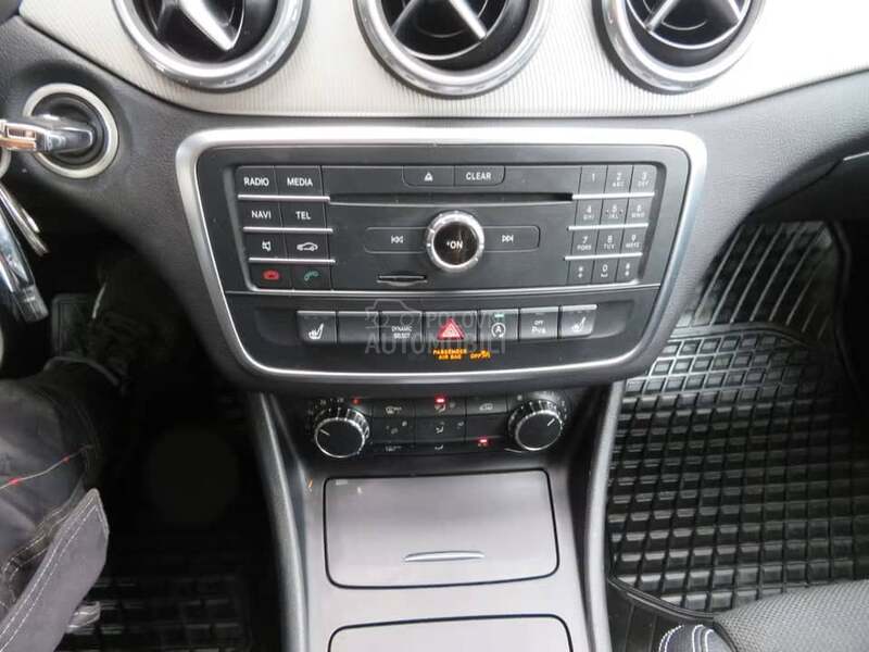 Mercedes Benz GLA 180 
