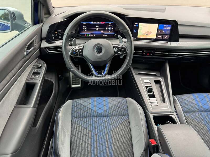 Volkswagen Golf 8 R 420/IQ/Akrapovic