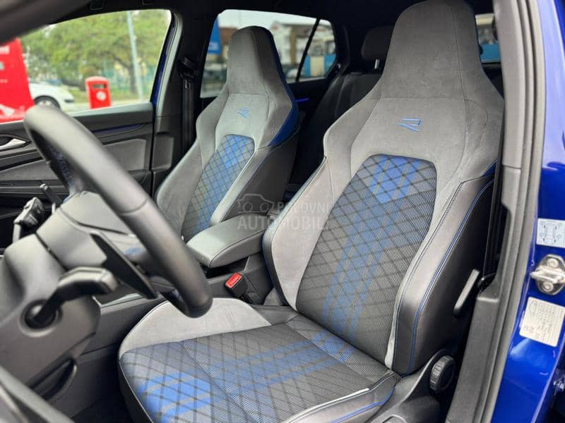 Volkswagen Golf 8 R 420/IQ/Akrapovic