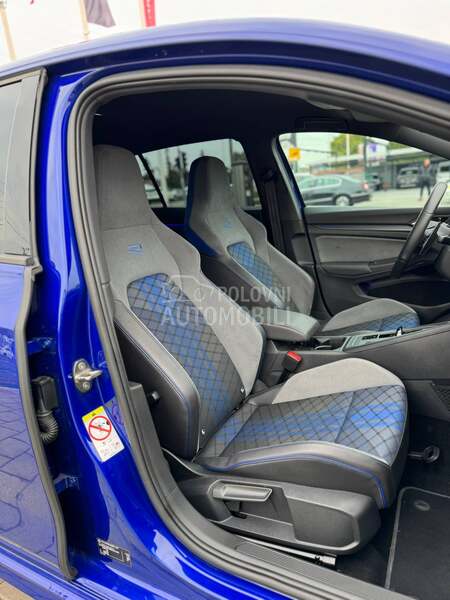 Volkswagen Golf 8 R 420/IQ/Akrapovic