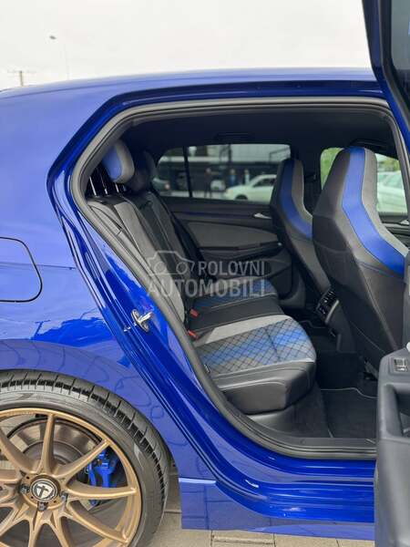 Volkswagen Golf 8 R 420/IQ/Akrapovic