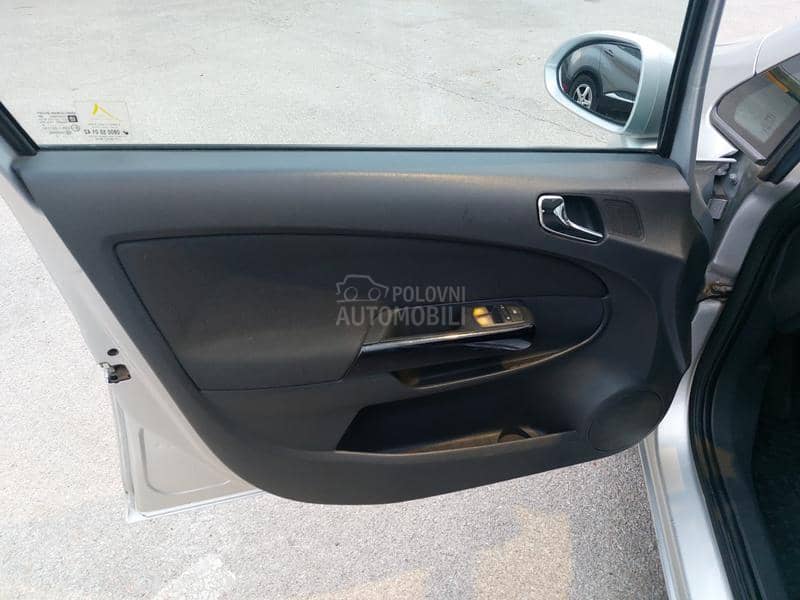 Opel Corsa D 1.7 COSMO