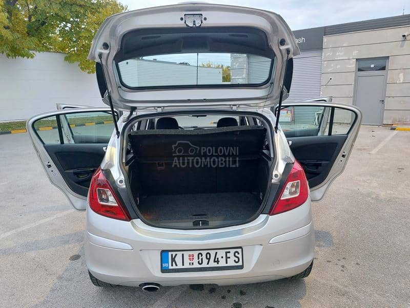 Opel Corsa D 1.7 COSMO
