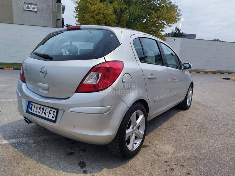 Opel Corsa D 1.7 COSMO