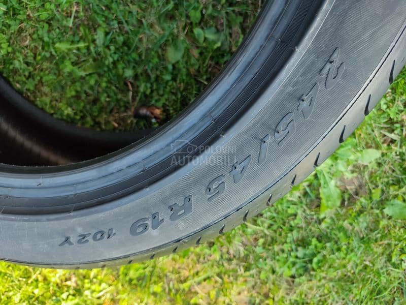 Pirelli 245/45 R19 Letnja