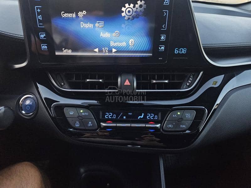 Toyota C-HR Serv isna  istoria