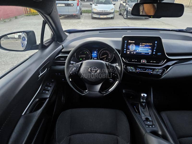 Toyota C-HR Serv isna  istoria