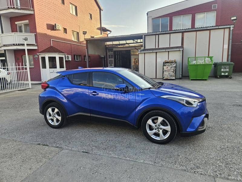Toyota C-HR Serv isna  istoria