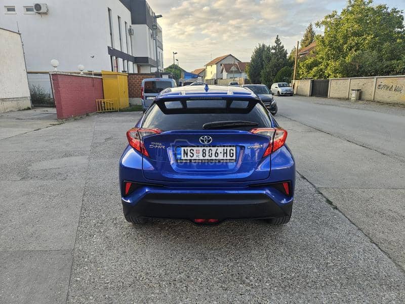 Toyota C-HR Serv isna  istoria