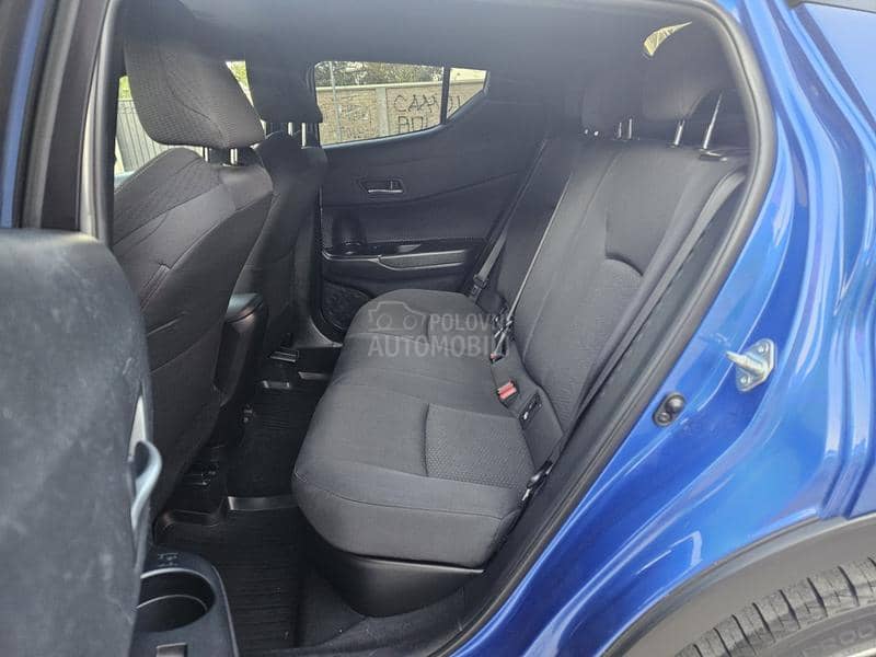 Toyota C-HR Serv isna  istoria