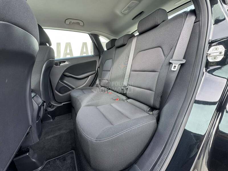 Mercedes Benz B 180 