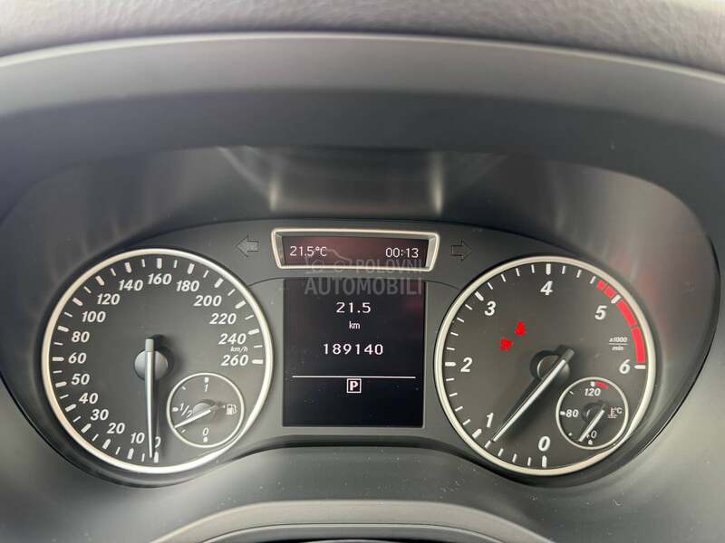 Mercedes Benz B 180 