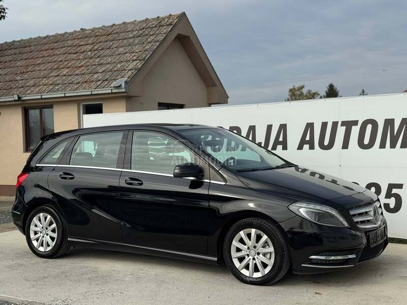Mercedes Benz B 180 