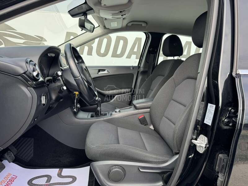 Mercedes Benz B 180 