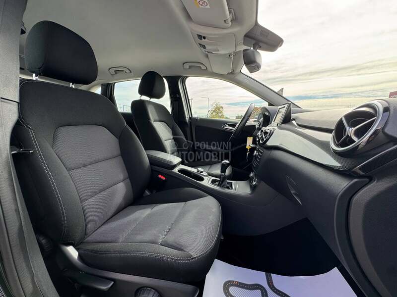Mercedes Benz B 180 