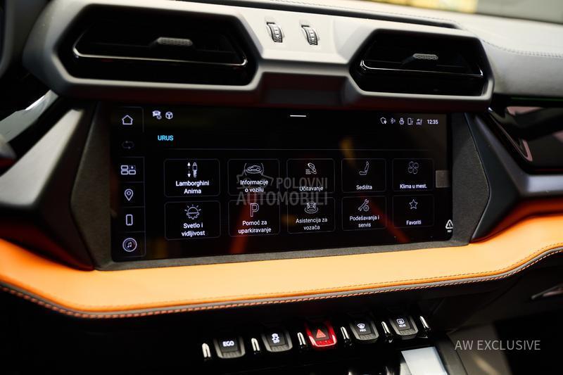 Lamborghini Urus SE V8 BLACK