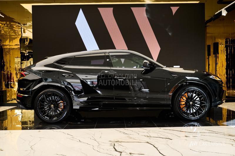 Lamborghini Urus SE V8 BLACK