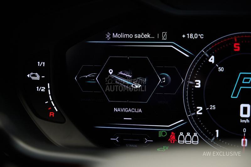 Lamborghini Urus SE V8 BLACK