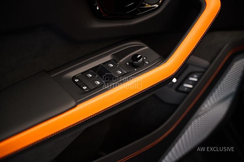 Lamborghini Urus SE V8 BLACK