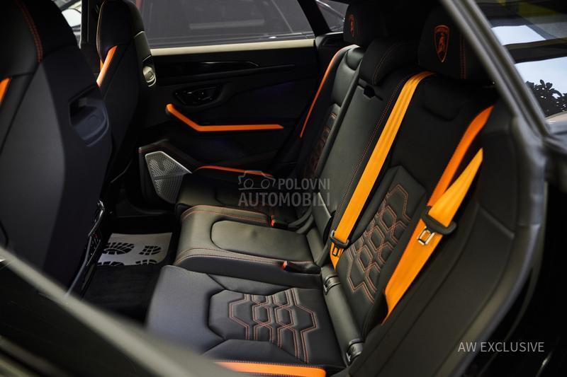 Lamborghini Urus SE V8 BLACK