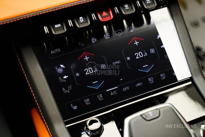 Lamborghini Urus SE V8 BLACK