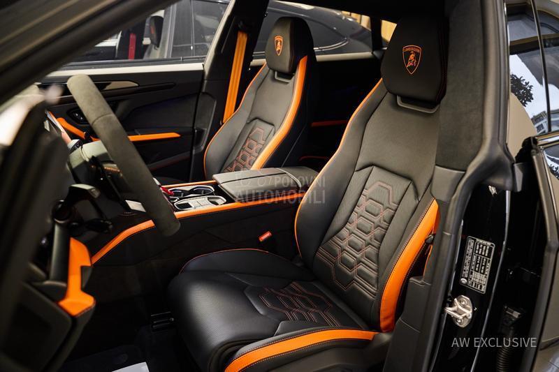 Lamborghini Urus SE V8 BLACK