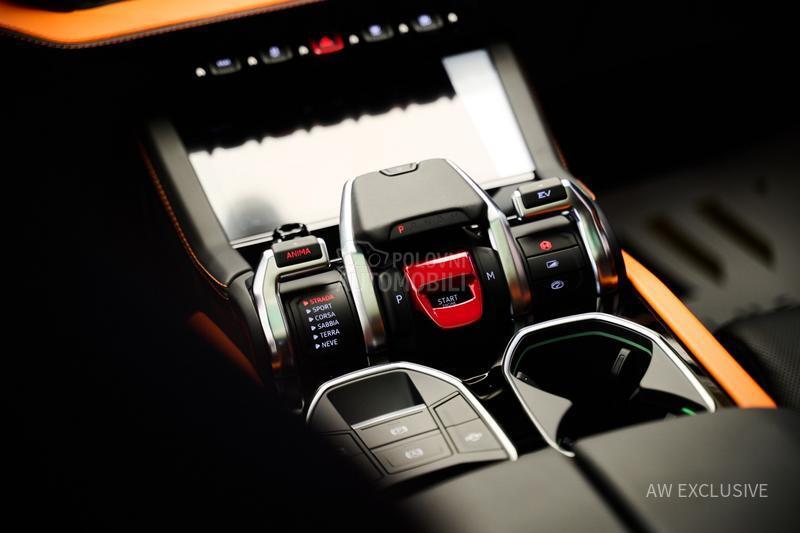 Lamborghini Urus SE V8 BLACK