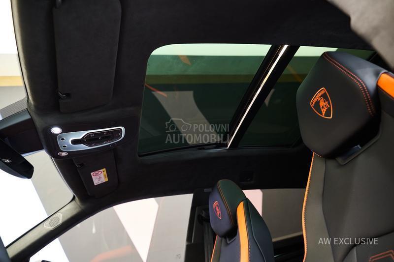 Lamborghini Urus SE V8 BLACK