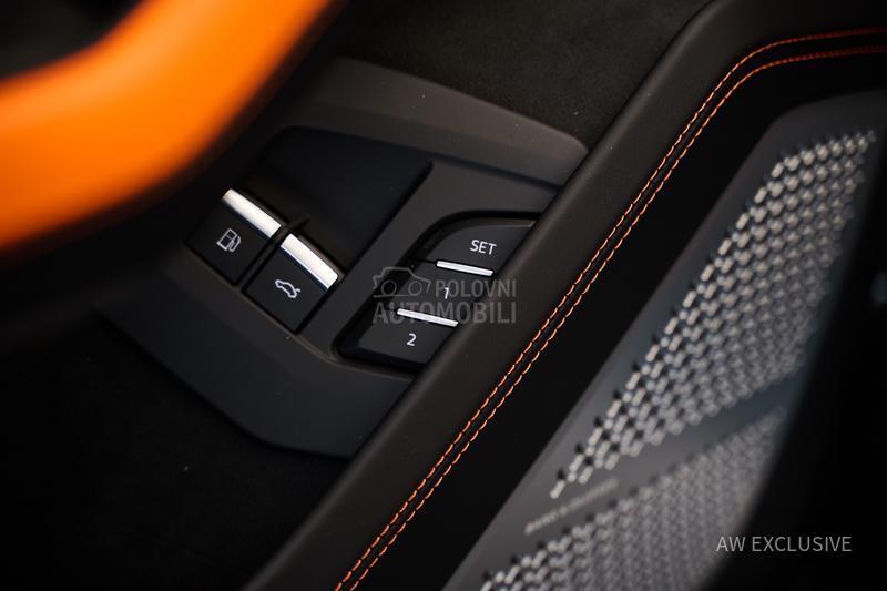 Lamborghini Urus SE V8 BLACK