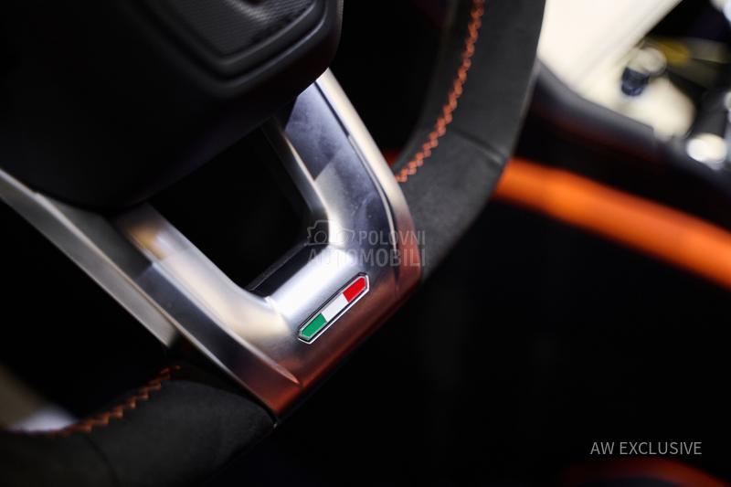 Lamborghini Urus SE V8 BLACK