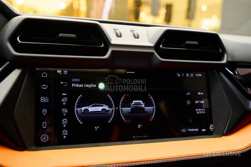 Lamborghini Urus SE V8 BLACK