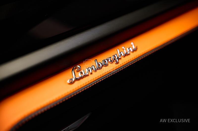 Lamborghini Urus SE V8 BLACK