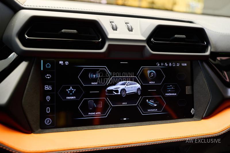 Lamborghini Urus SE V8 BLACK