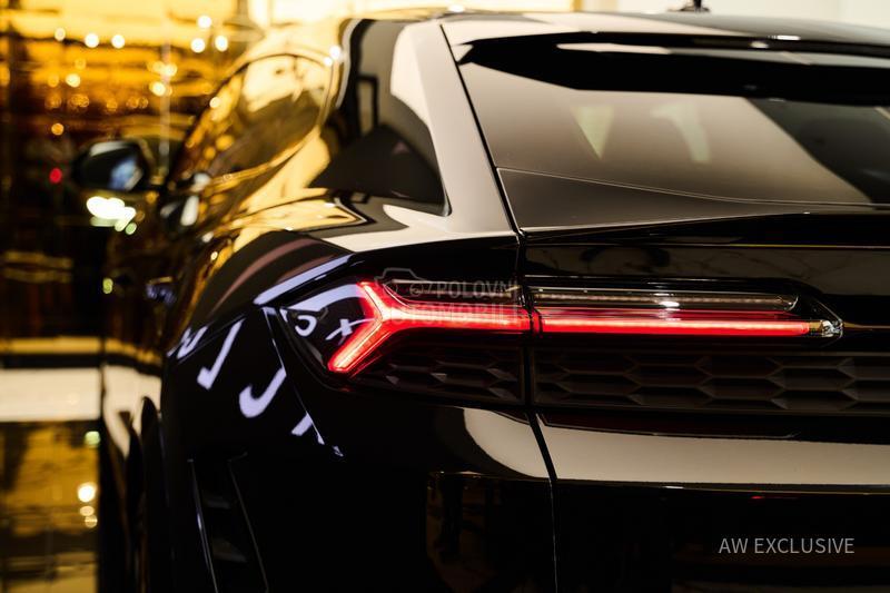 Lamborghini Urus SE V8 BLACK