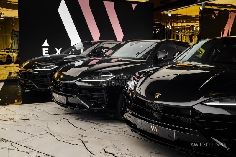 Lamborghini Urus SE V8 BLACK