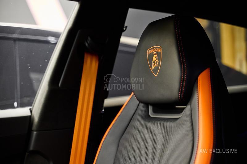 Lamborghini Urus SE V8 BLACK