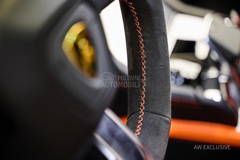 Lamborghini Urus SE V8 BLACK