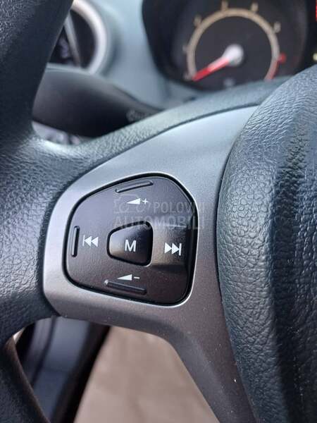 Ford Fiesta 1.25i TREND CH